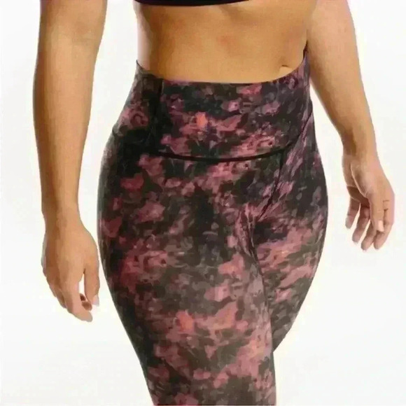 ZYIA NWOT size 14-16 - Red and Black Smoky Hendrix Luxe 7/8 24" - Picture 2 of 5